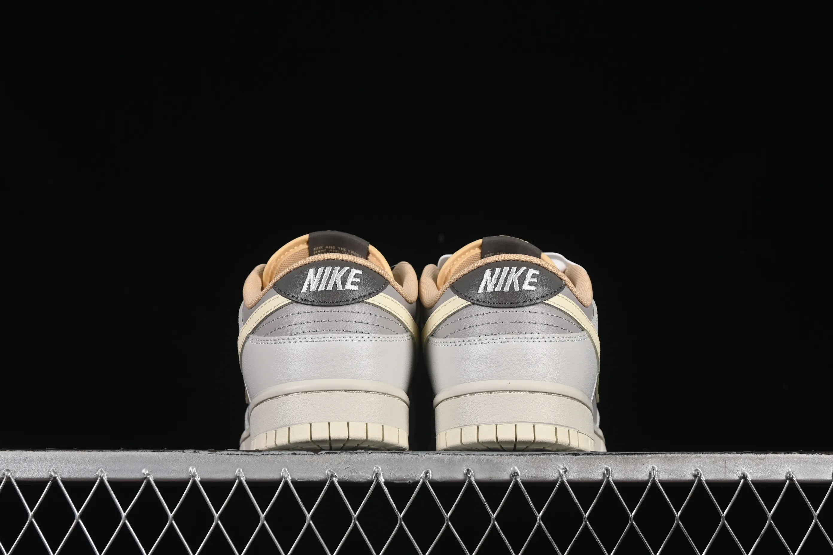 All categories Nk SB Dunk series Nk SB Dunk Low low-top sneakers Nk SB Dunk Low light gray SB low-top casual sneakers IB4503-072